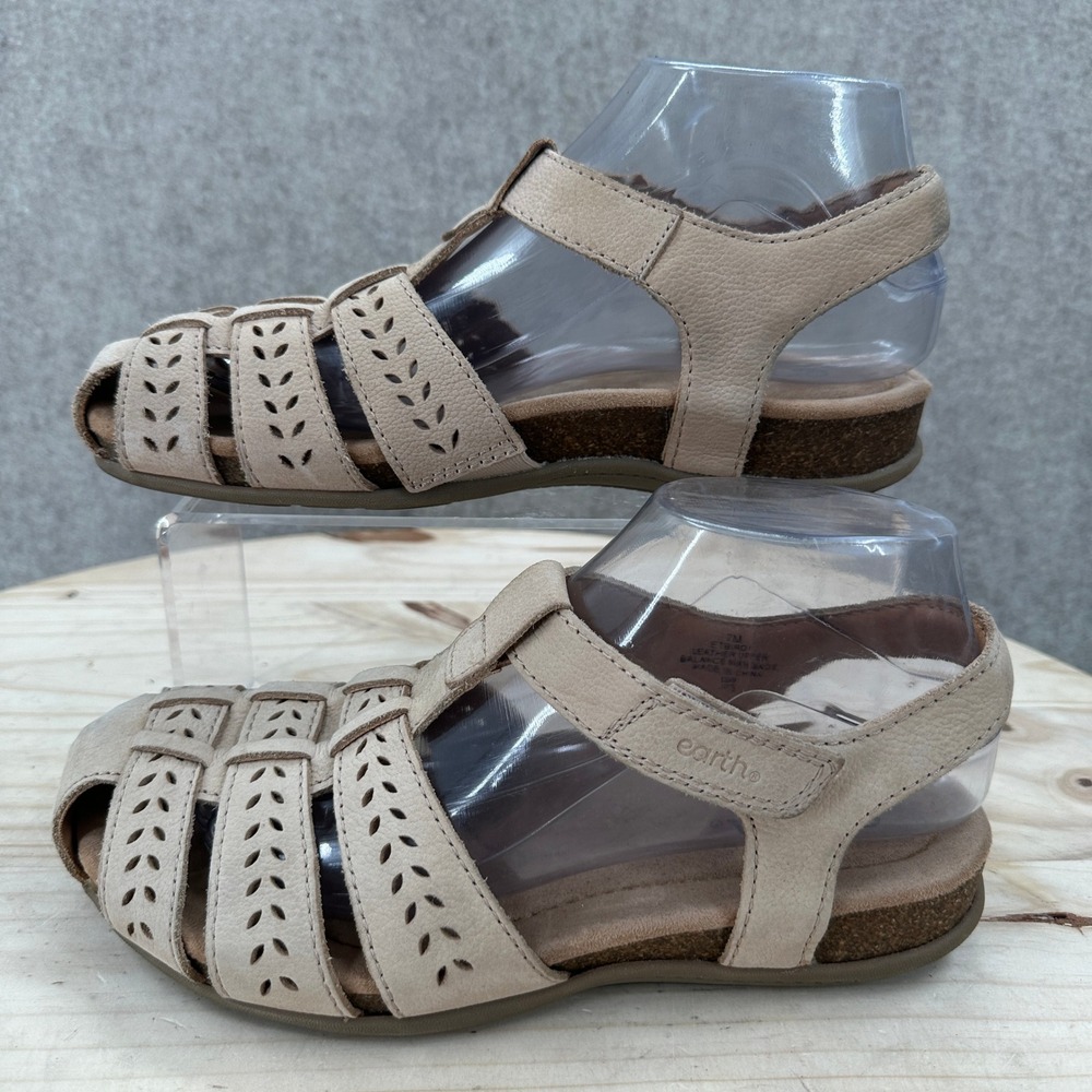 Earth Birdy Fisherman Sandals Womens 7M Beige Leather Laser Cut ETBIRDY